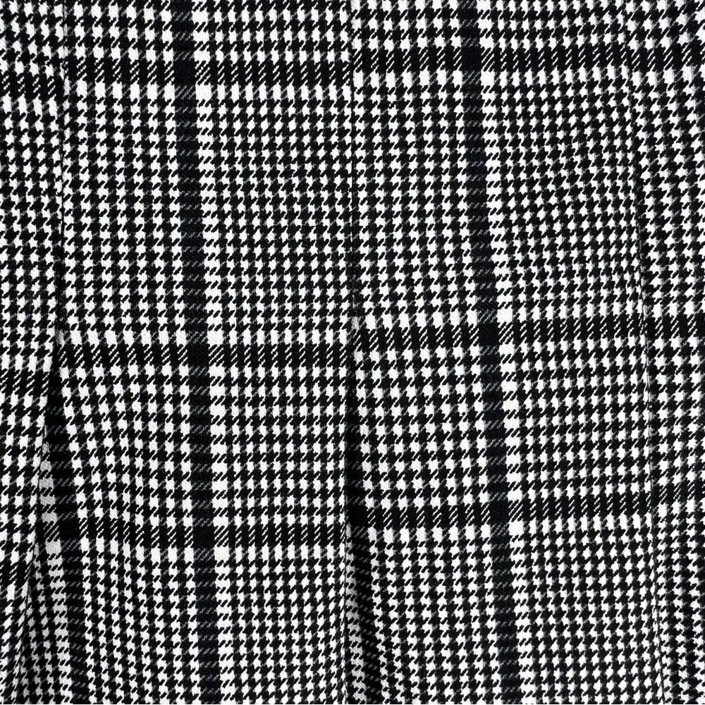 SMALL JOE BENBASSET BLACK WHITE PLAID PLEATED SKIRT MINI STRETCH PREPPY GOTH
